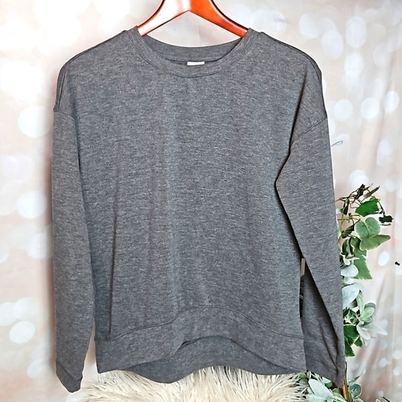 Avia | Gray Hi Low Sweatshirt Medium - Picture 1 of 6